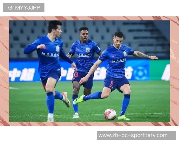 上海绿地申花迎战光荣全力争胜展现球队实力与团结精神 上海绿地申花迎战光荣全力争胜展现球队实力与团结精神